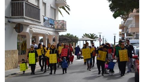 Els nins i nines de s'Auba es disfressen de Jocs