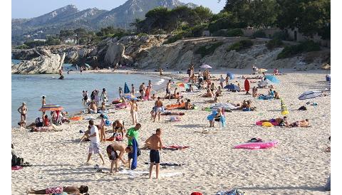 El departament de Medi Ambient ha realitzat enquestes sobre la gestió ambiental a les platges de Son Moll i cala Agulla