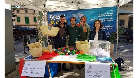 Medi Ambient comença una nova campanya per a la reducció de les bosses de plàstic d’un sol ús