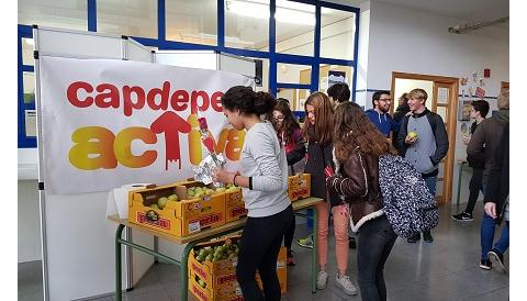 Capdepera Activa apropa la fruita al pati de l’escola