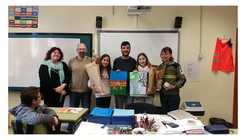  Els nins i nines de S’Auba i S’Alzinar reben els premis del concurs de dibuix  ‘Ni 1 foc al bosc’