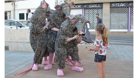 El Festival d’Arts al Carrer omple Cala Rajada d’espectacles, rialles i gent