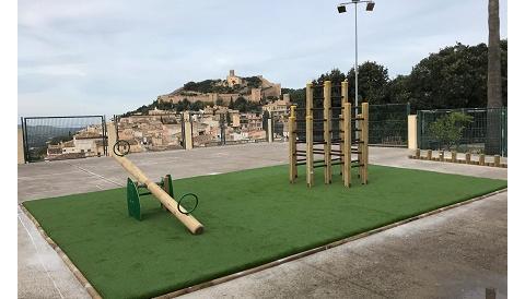 L'alumnat del CEIP S'Alzinar estrenen nou parc infantil