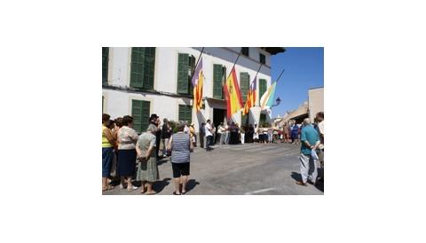 Dos minuts de silenci per les víctimes de l'atemptat
