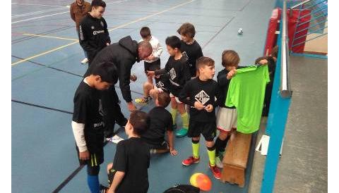 Els nins i nines de Capdepera viuen el futbol sala amb el Palma Futsal